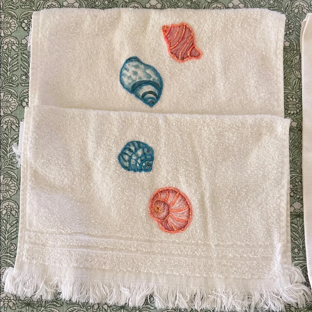 Coastal Shell/Starfish Hand Towels and Kitchen Decor.